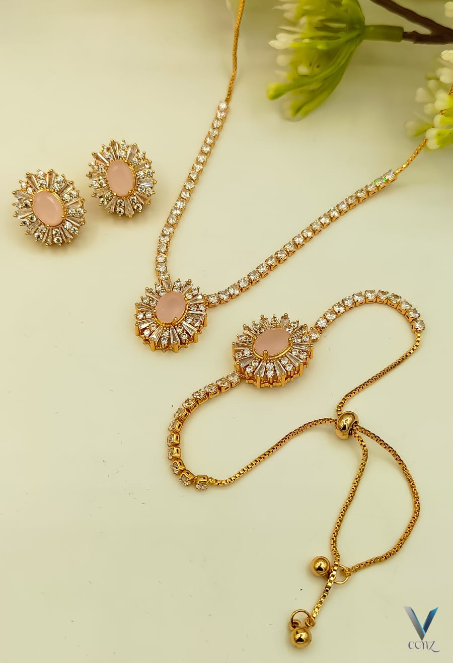Fancy China Gold plated Zircon locket set with Up down Bracelet